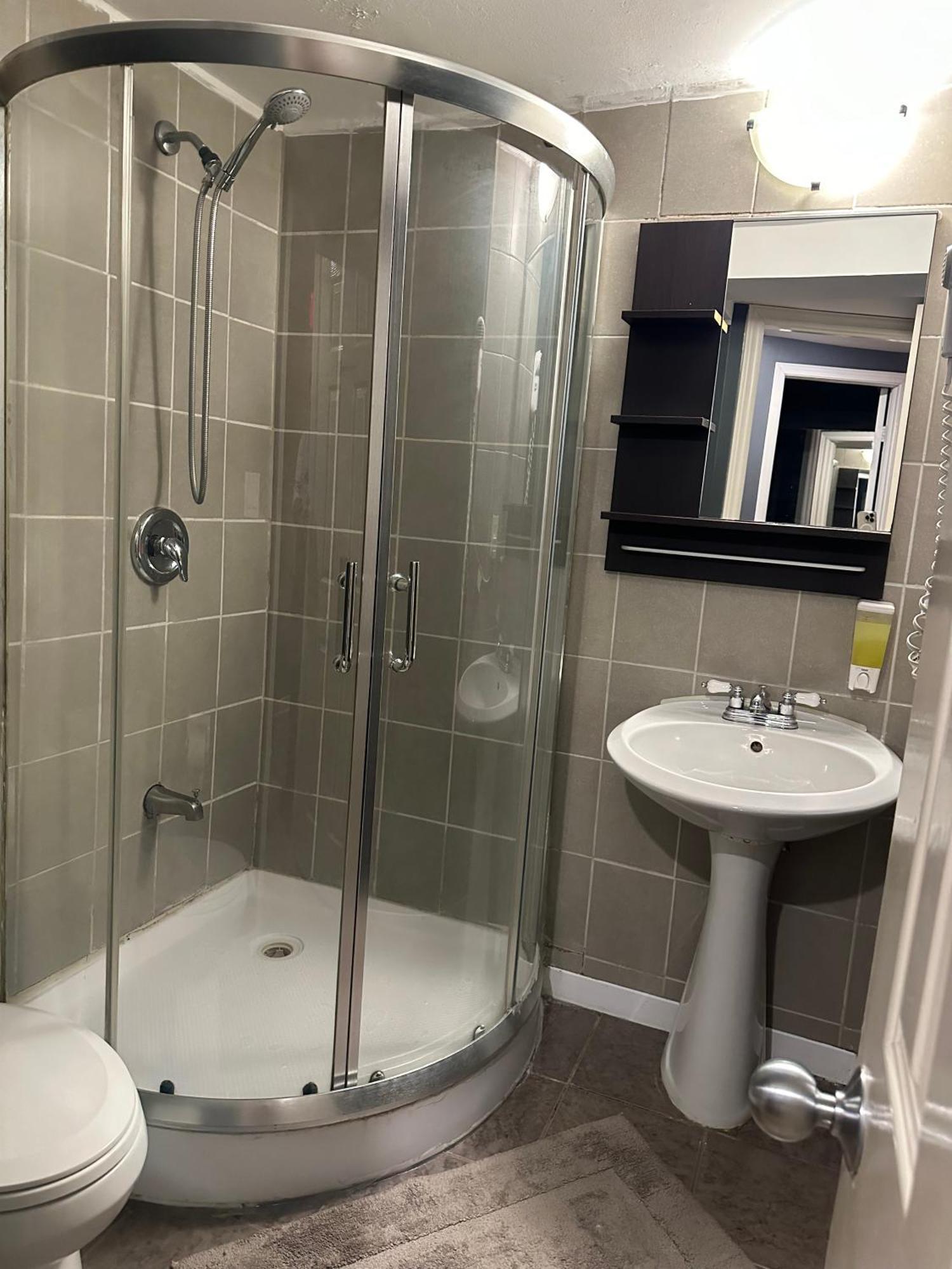 Nox Hostel Торонто Экстерьер фото